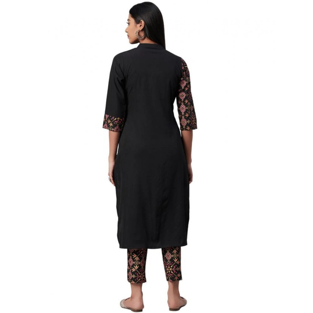 Casual 3-4Th Sleeve Geometric Crepe Kurti And Pant Set (Black)